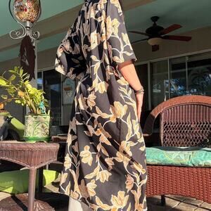 NWT Madison Du Soir Kimono